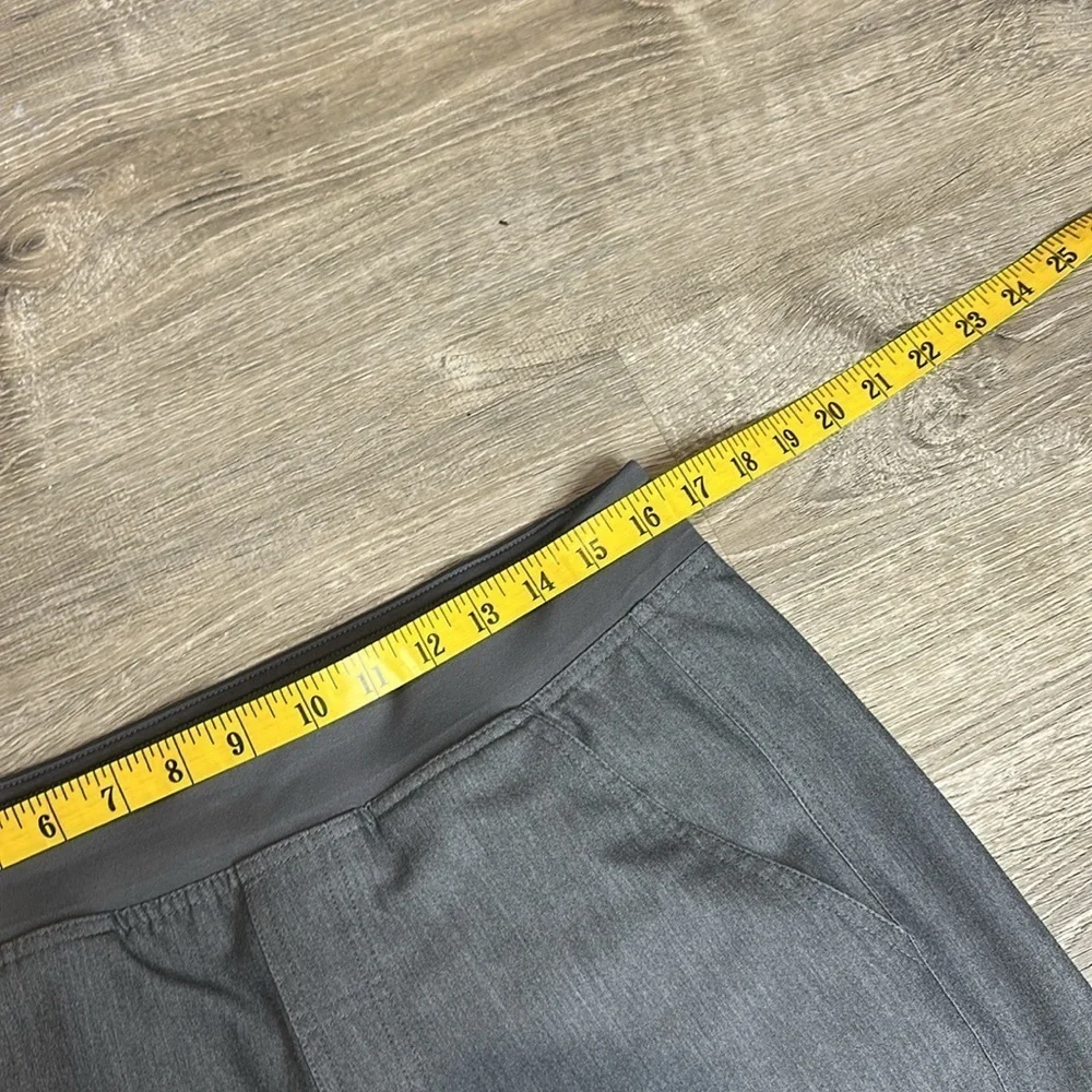 Figs Men’s Axim Cargo Scrub Pants in Graphite Sz M